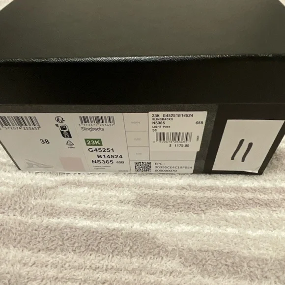 Chanel CC Off White Fabric Sneaker 38.5 - Picture 5 of 13